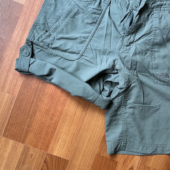 THE NORTH FACE adjustable shorts women’s size 4 - Picture 5 of 6